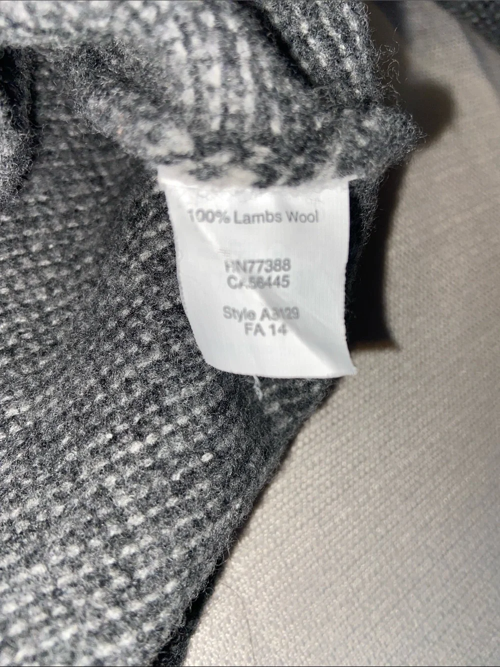 J. Crew Men’s Gray 100% Wool Sweater with Dark Trim. Size XL
